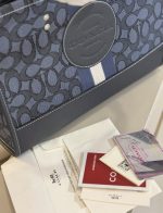 Coach Dempsey Carryall bag in signature Jacquard - Зураг 2
